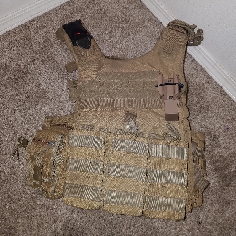 SOLD Tan plate carrier rig (negotiable) | HopUp Airsoft