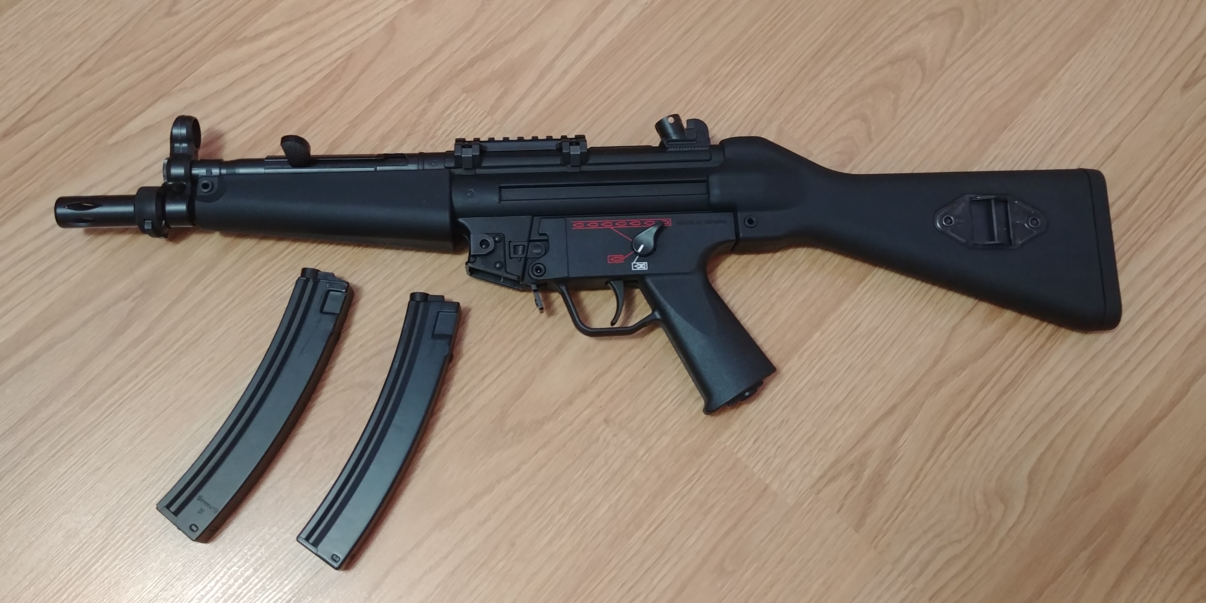 このアンブ G&G電動ガン EGM A4(MP5A4) 総合エアガンSHOPモケイ