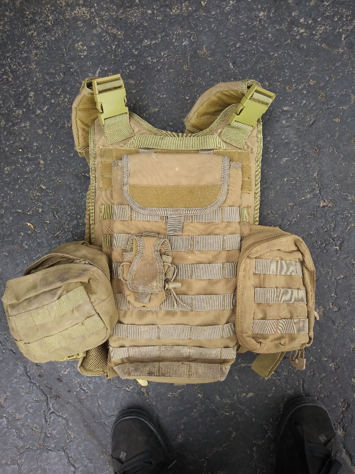 Plate carrier with pouches | HopUp Airsoft