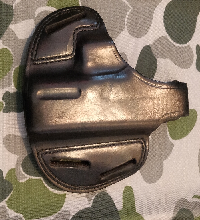 Safariland Holster for glock with x300 style light