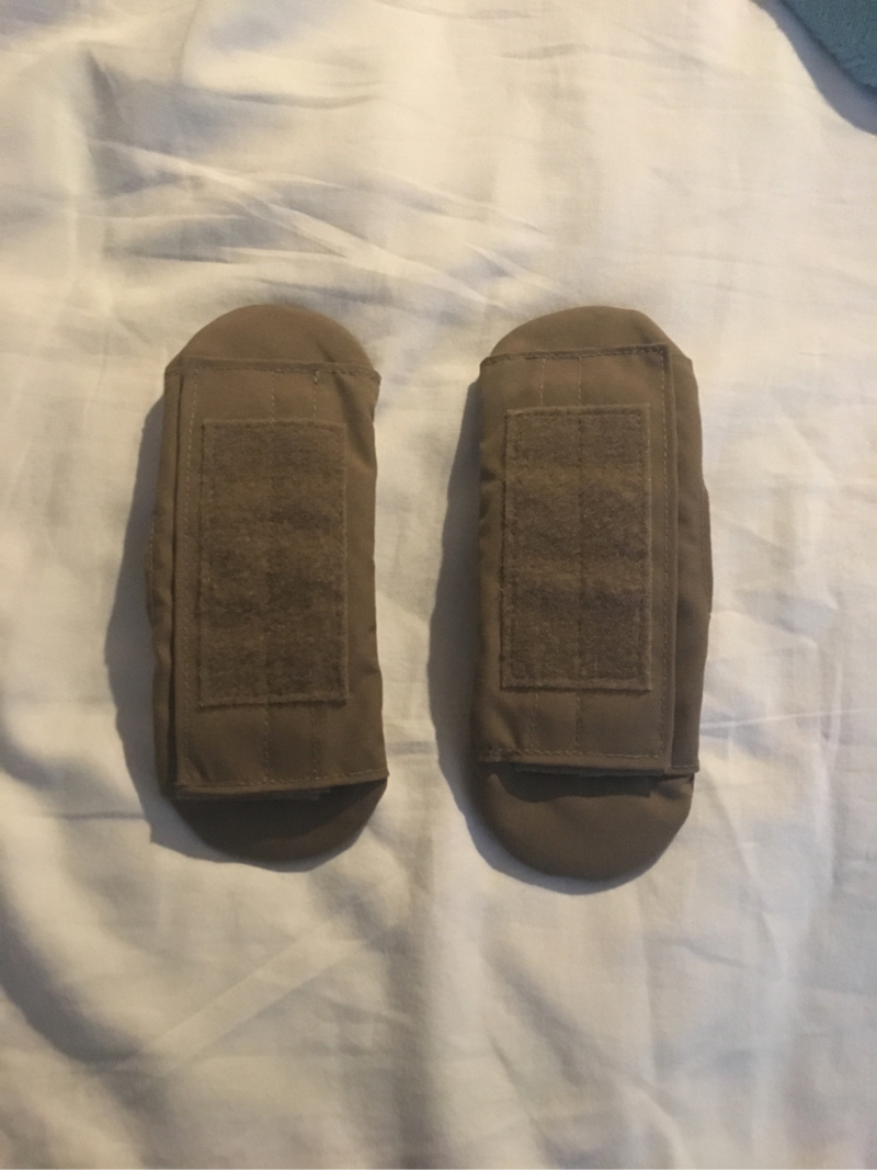 SOLD First Spear Shoulder Pads Coyote Brown | HopUp Airsoft
