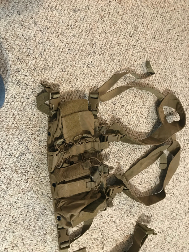 SOLD Haley strategic DC3R chest rig coyote brown | HopUp Airsoft