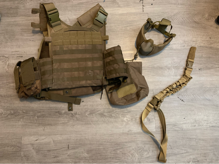 Vest, mesh mask, sling, dump pouch, mag carriers | HopUp Airsoft