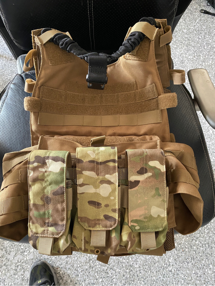 💸Price Drop💸 Condor Plate Carrier w/ accessories