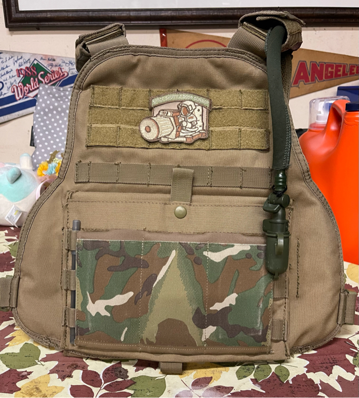 💸Price Drop💸 Condor Plate Carrier w/ accessories