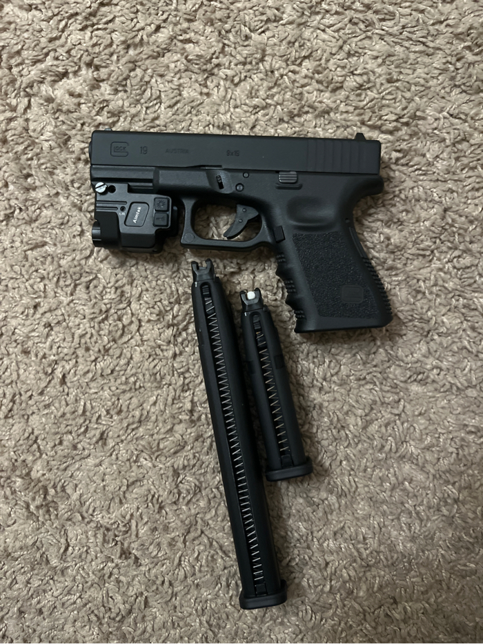 SOLD umarex glock 19 with extended magazine and dual laser flashlights ...