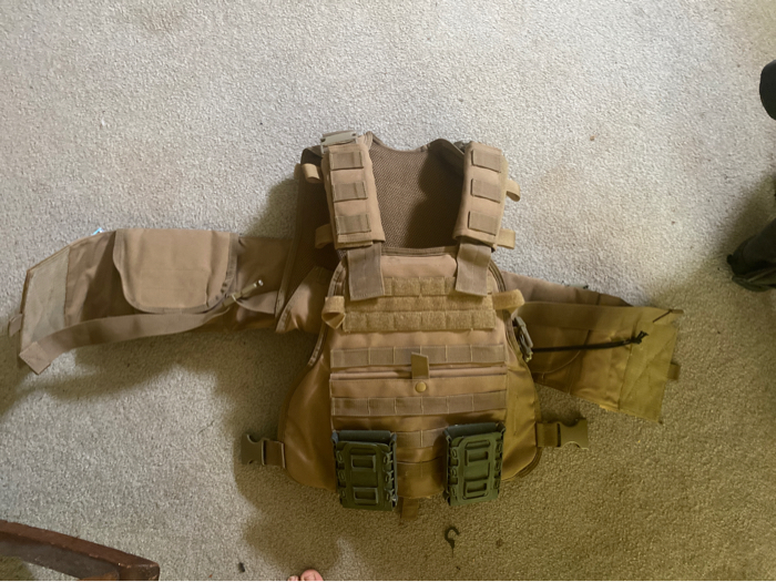 SOLD Plate carrier with dump pouch and mag holders | HopUp Airsoft