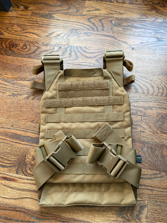 💸Price Drop💸 Condor Plate Carrier w/ accessories