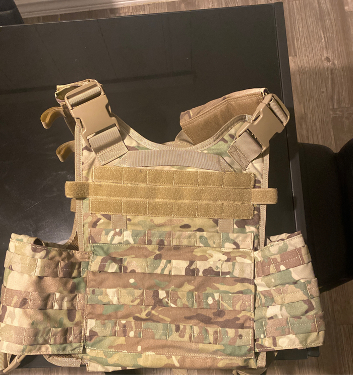 💸Price Drop💸 Condor Plate Carrier w/ accessories