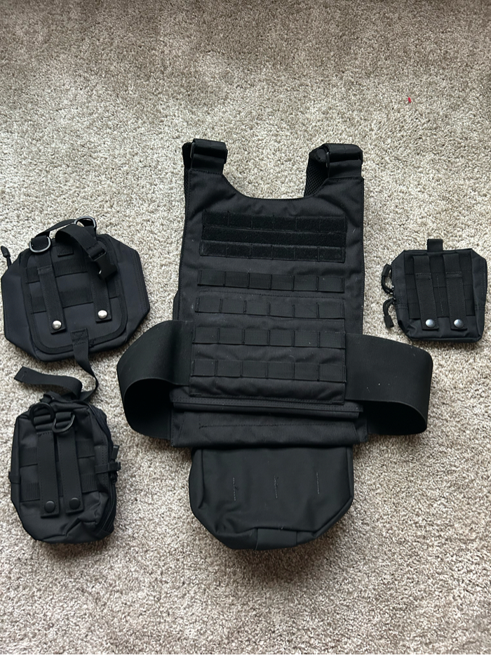 Slick plate carrier with external pouches | HopUp Airsoft