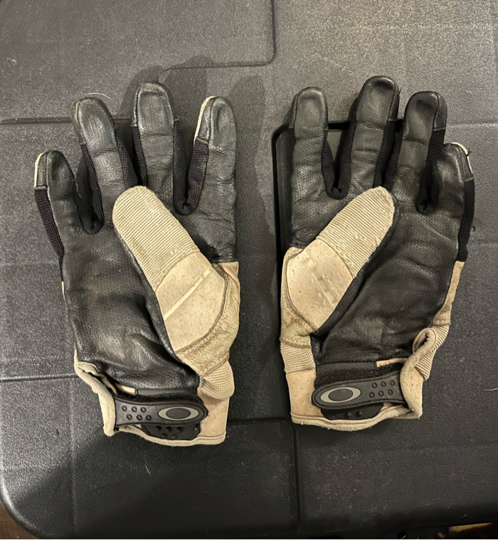 SOLD Oakley hard knuckle gloves SM | HopUp Airsoft